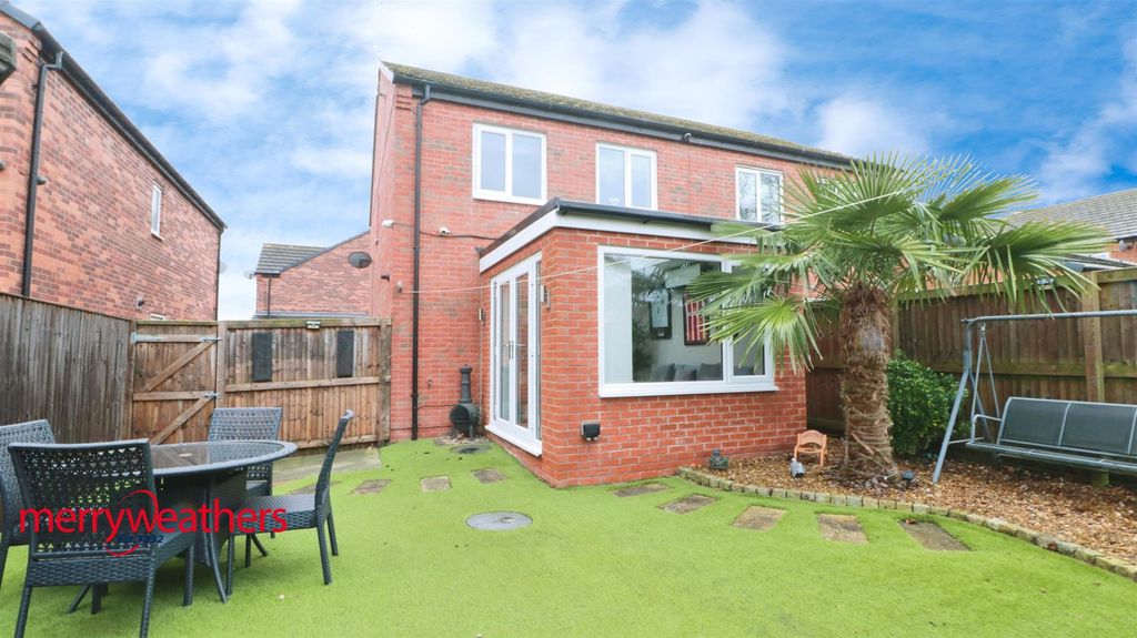 Property photo 3 of 22 External