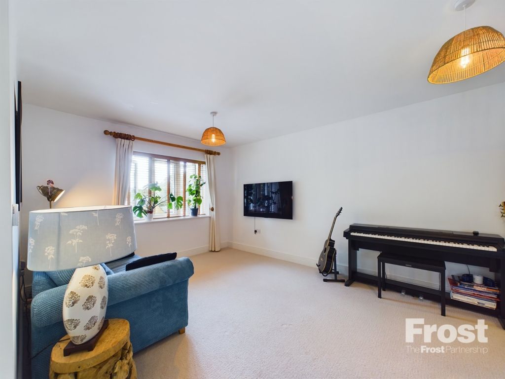 Property photo 3 of 10 Living Room
