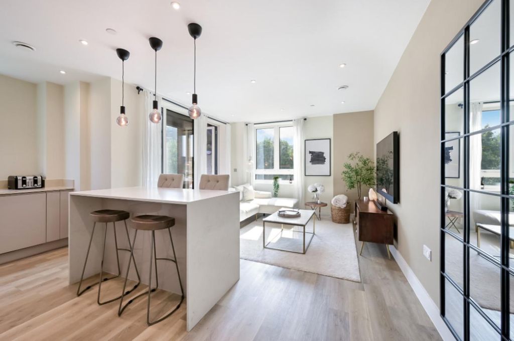 Property photo 2 of 9