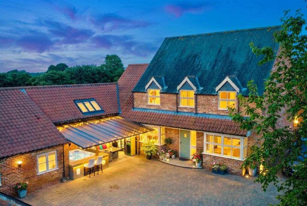 Property photo 1 of 30 Image-3x2-2528x1696 - 2026-03-26T071616.825.Jpeg