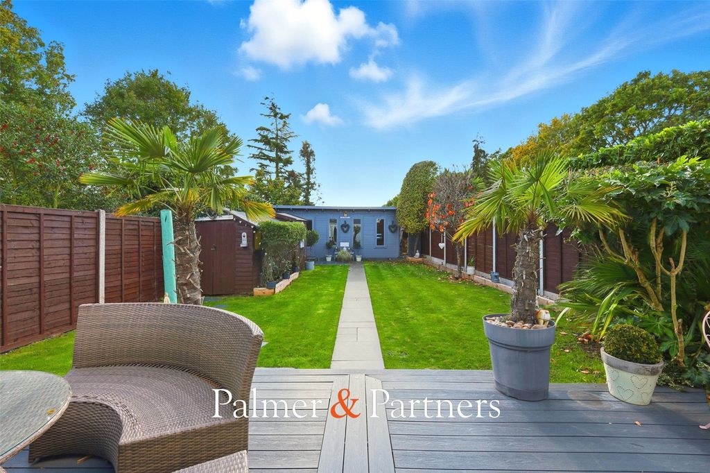 Property photo 3 of 27 Picture No. 11