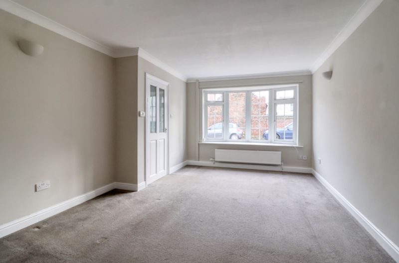 Property photo 2 of 12 Lounge