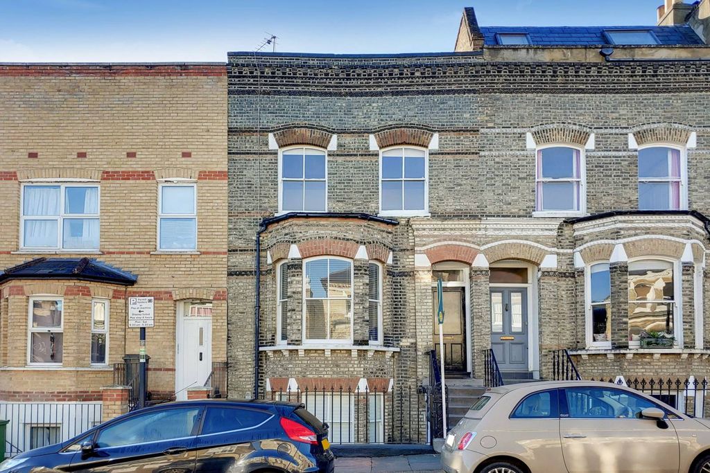 Property photo 1 of 5