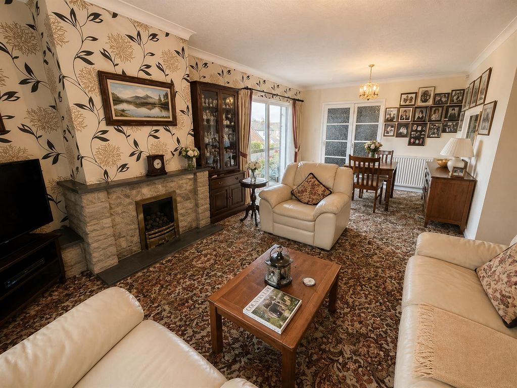 Property photo 2 of 17 Dining Lounge