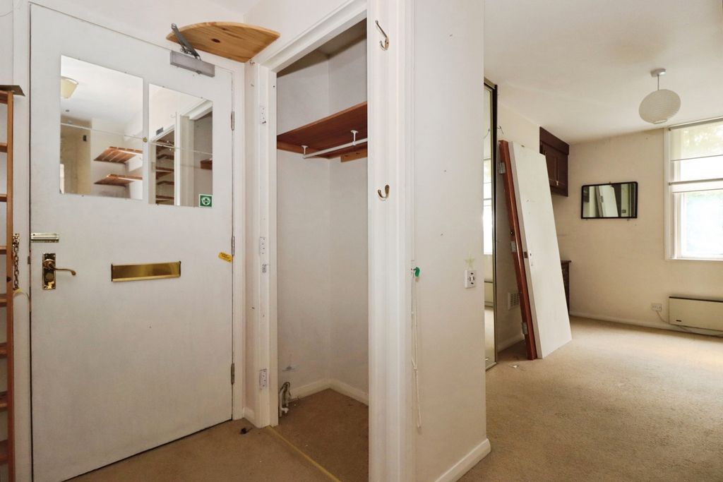 Property photo 3 of 17 Photo