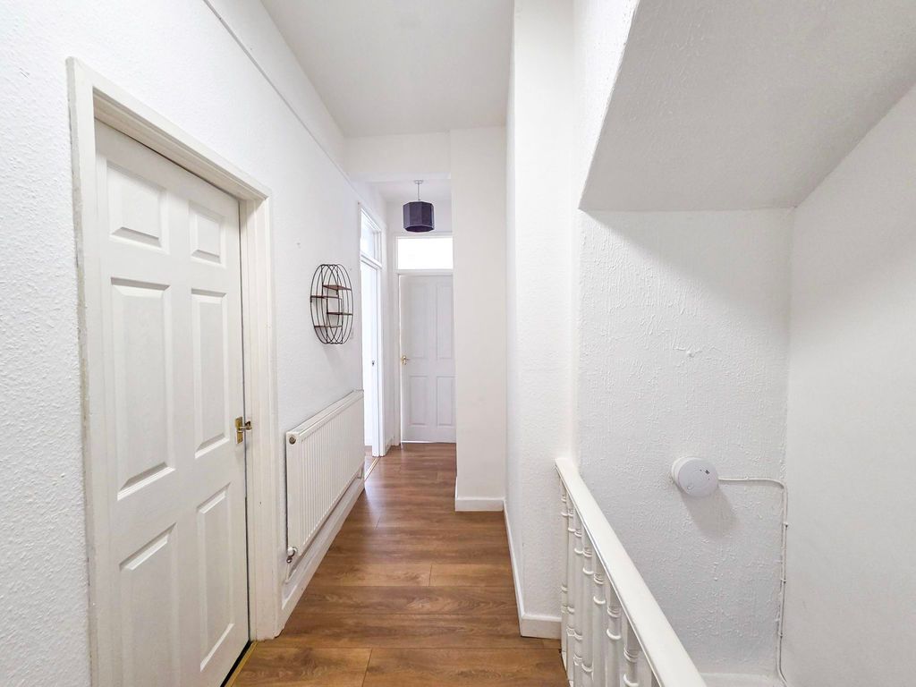 Property photo 3 of 11 Photo 2