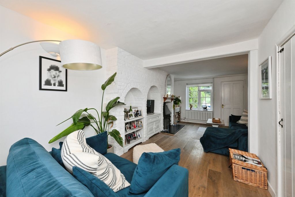 Property photo 2 of 23