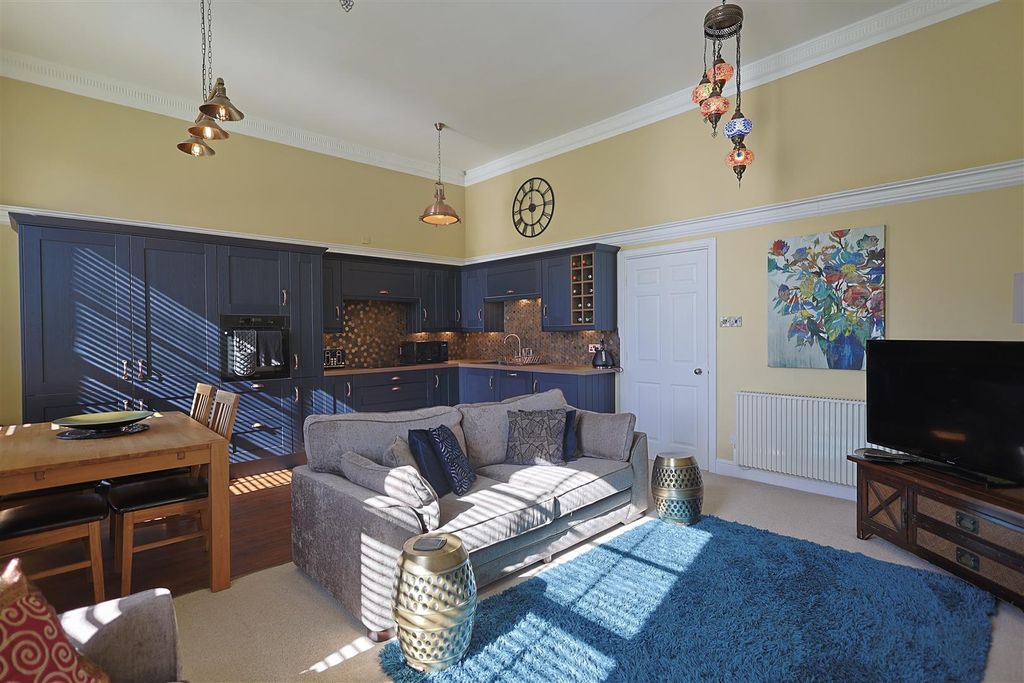 Property photo 2 of 22 Ffee7898-4743-4F4D-989C-F2517C606Af4_1_201_A.Jpeg