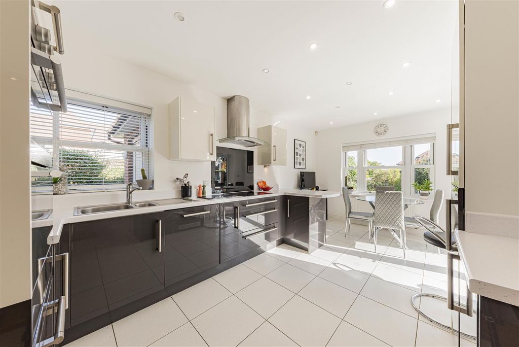 Property photo 3 of 27 L J Imaging-21.Jpg