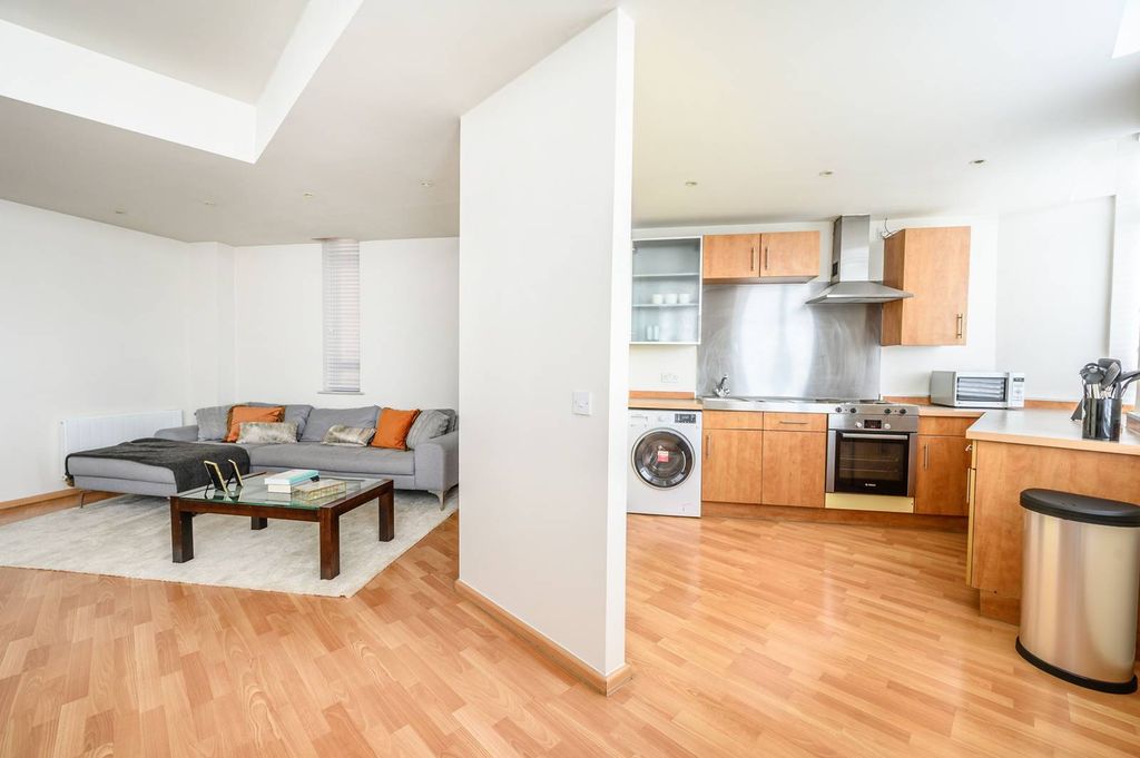 Property photo 1 of 5