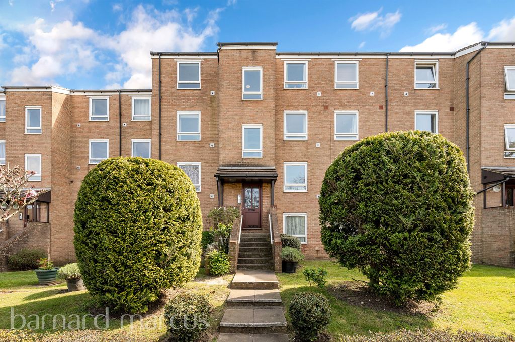 Property photo 3 of 6 Exterior