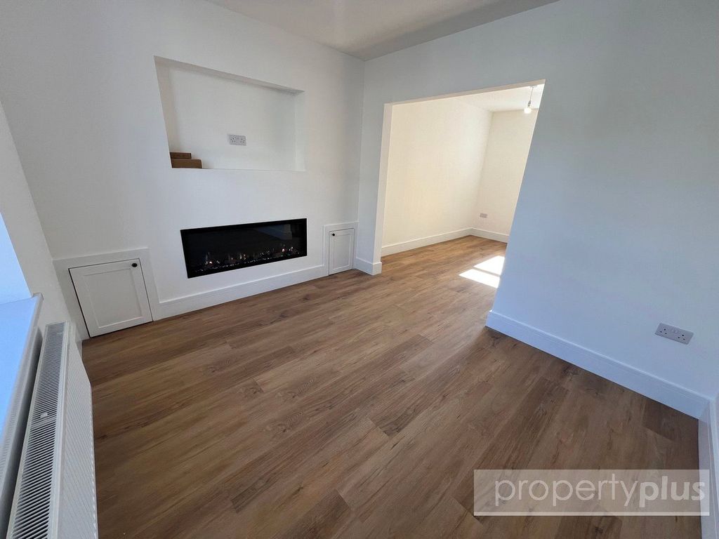 Property photo 2 of 19 Picture No. 13