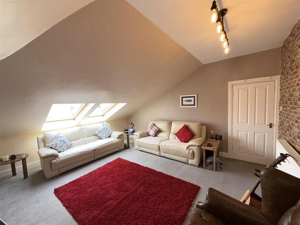 Property photo 3 of 17 E4.Jpg