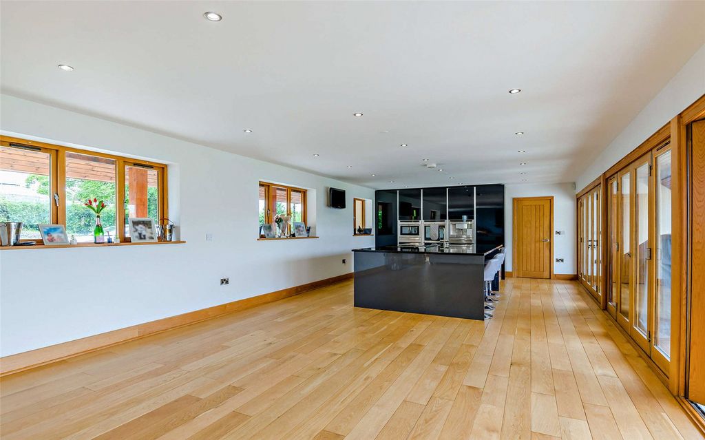 Property photo 3 of 23 Picture No. 30