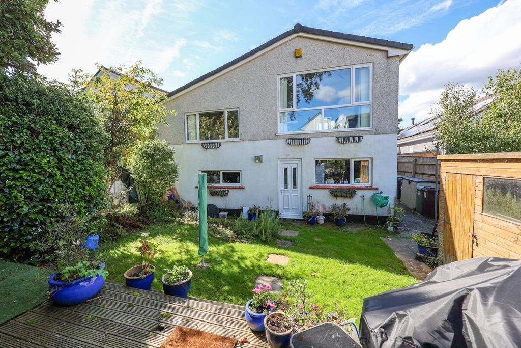 Property photo 2 of 22