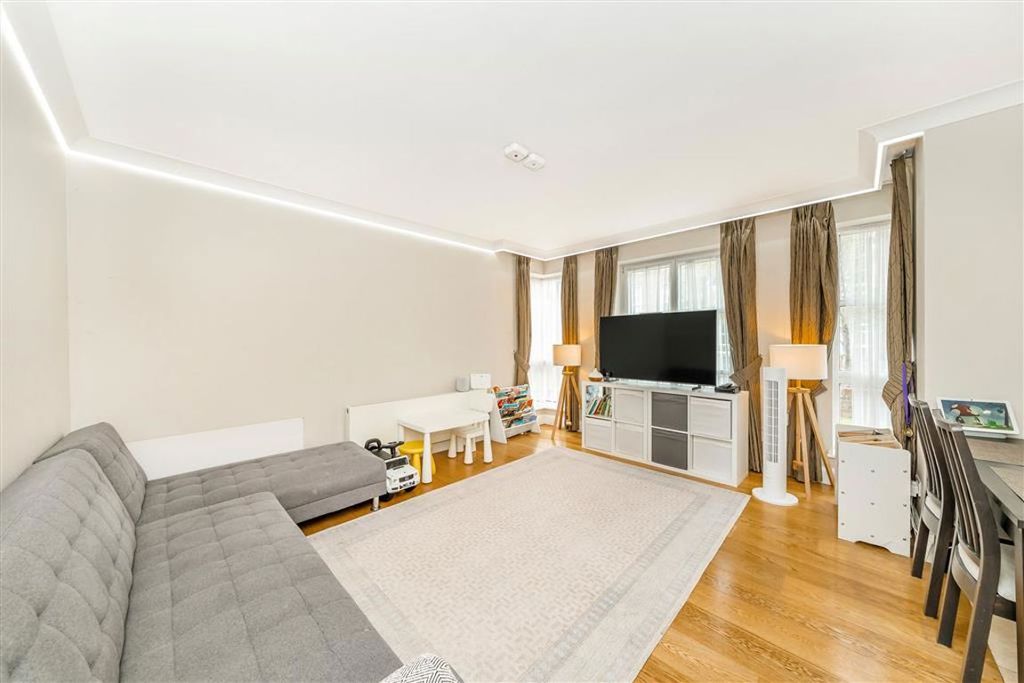 Property photo 2 of 8