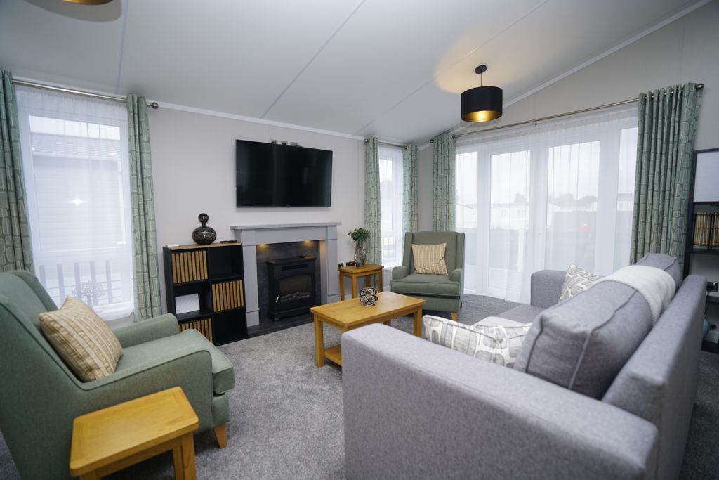 Property photo 2 of 22