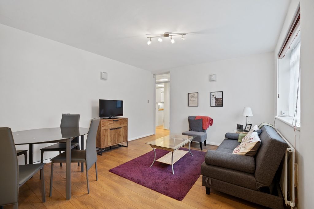Property photo 3 of 6 5271692
