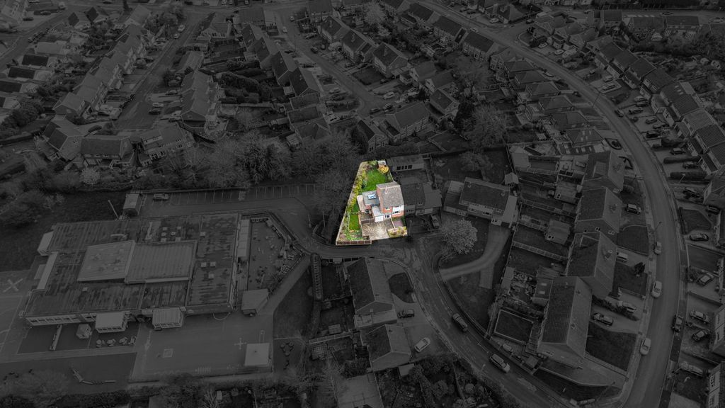 Property photo 3 of 28