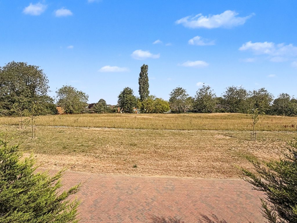 Property photo 2 of 73 4705705