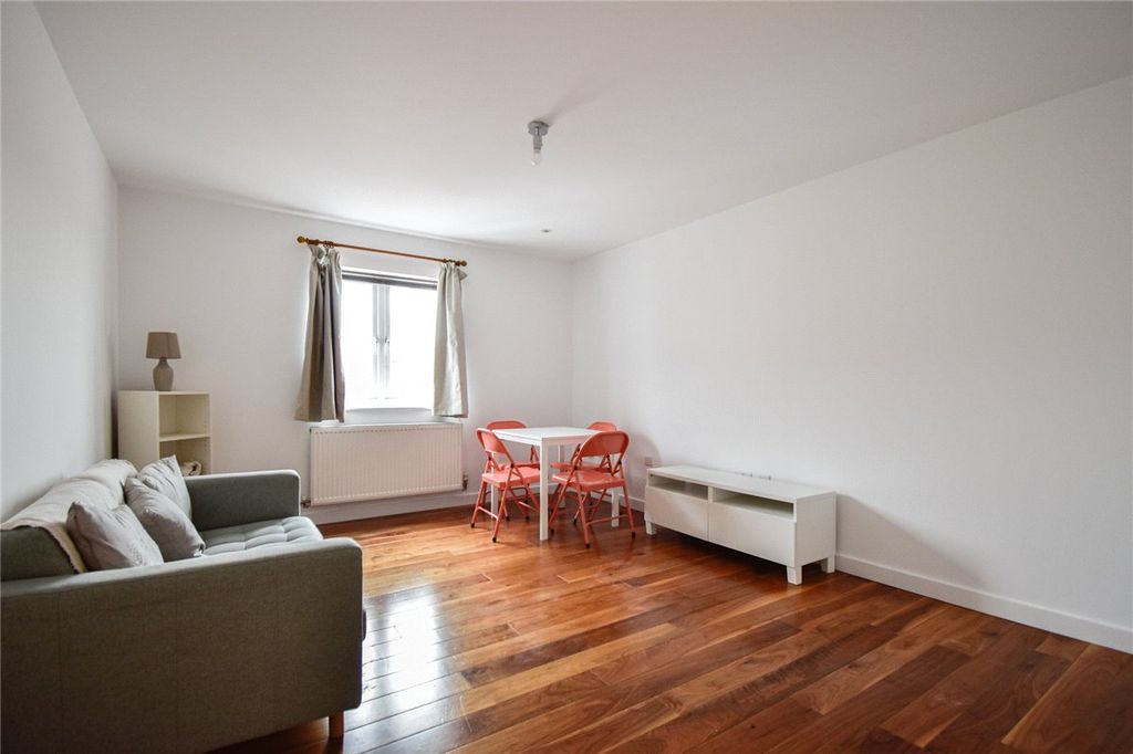 Property photo 3 of 7 Picture No. 05