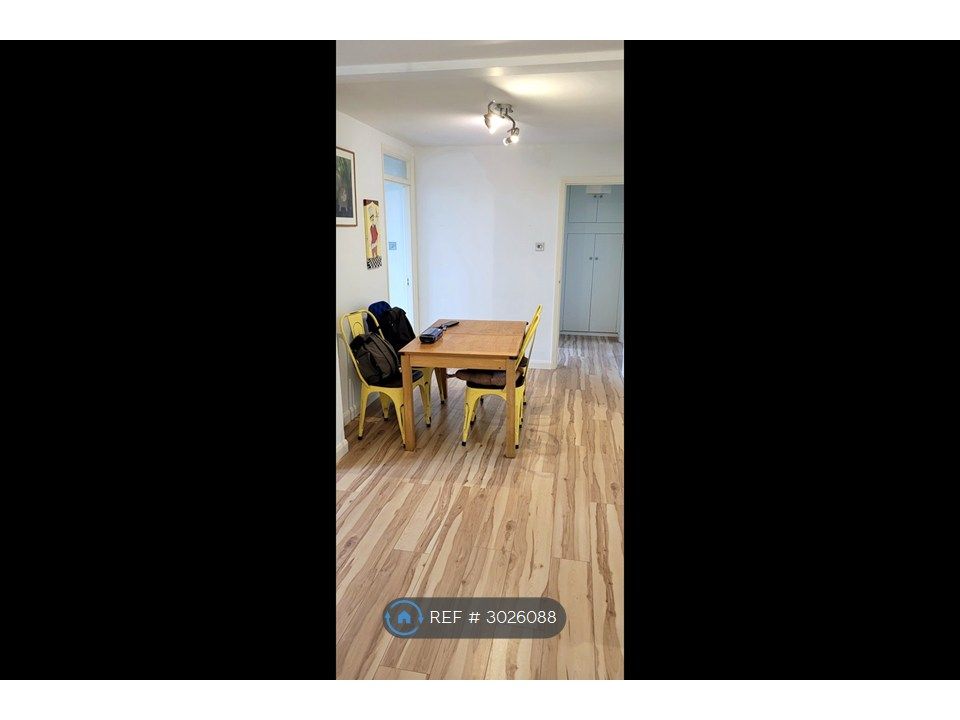 Property photo 3 of 8 Dining Area