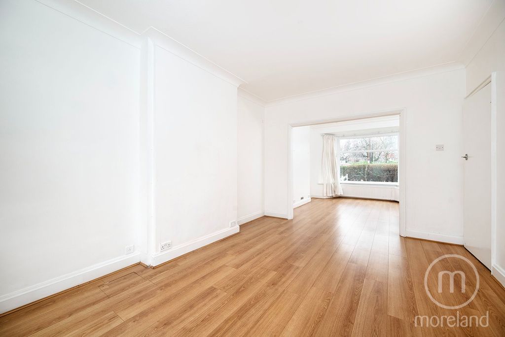 Property photo 3 of 12 4788505