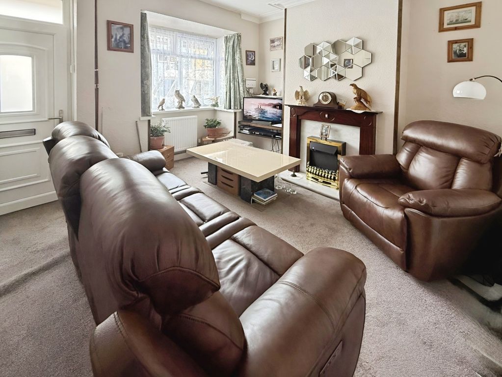 Property photo 2 of 20 Living Room