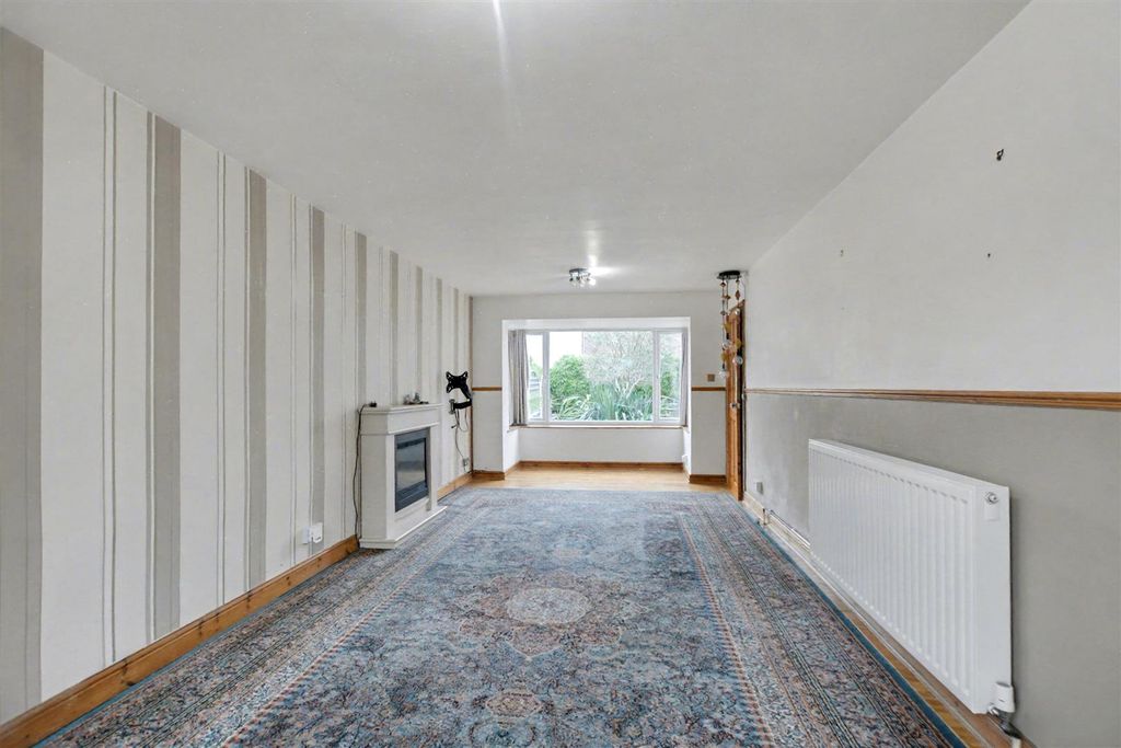 Property photo 2 of 23 Lounge_2.Jpeg