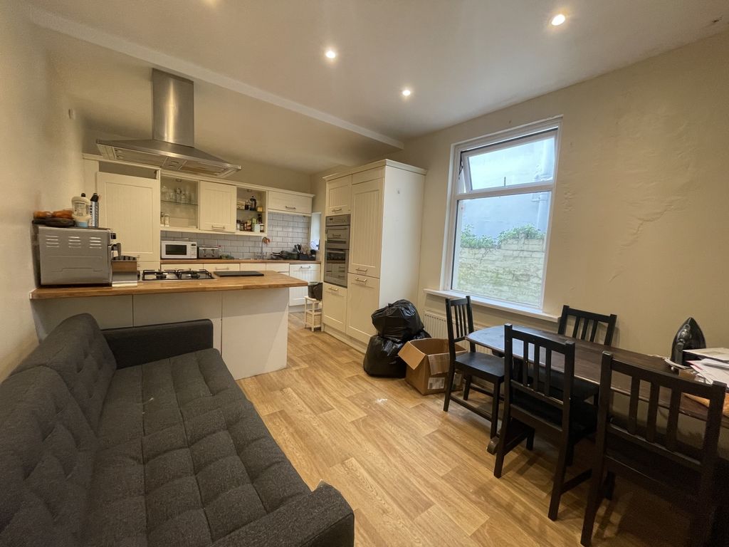 Property photo 1 of 8 Img_4593