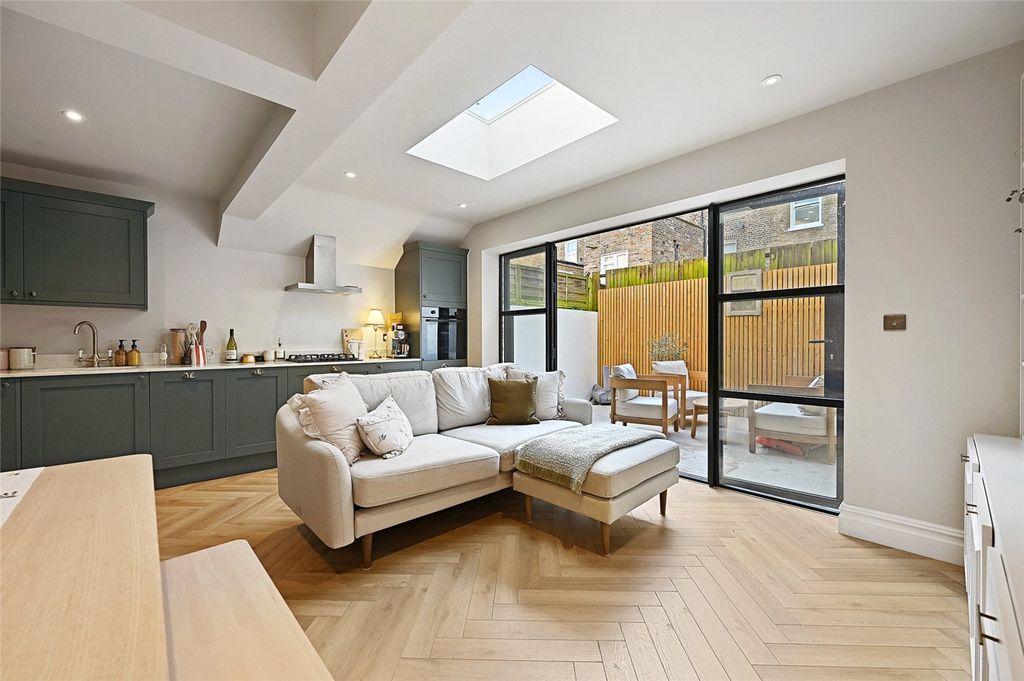 Property photo 3 of 8 Picture No. 09