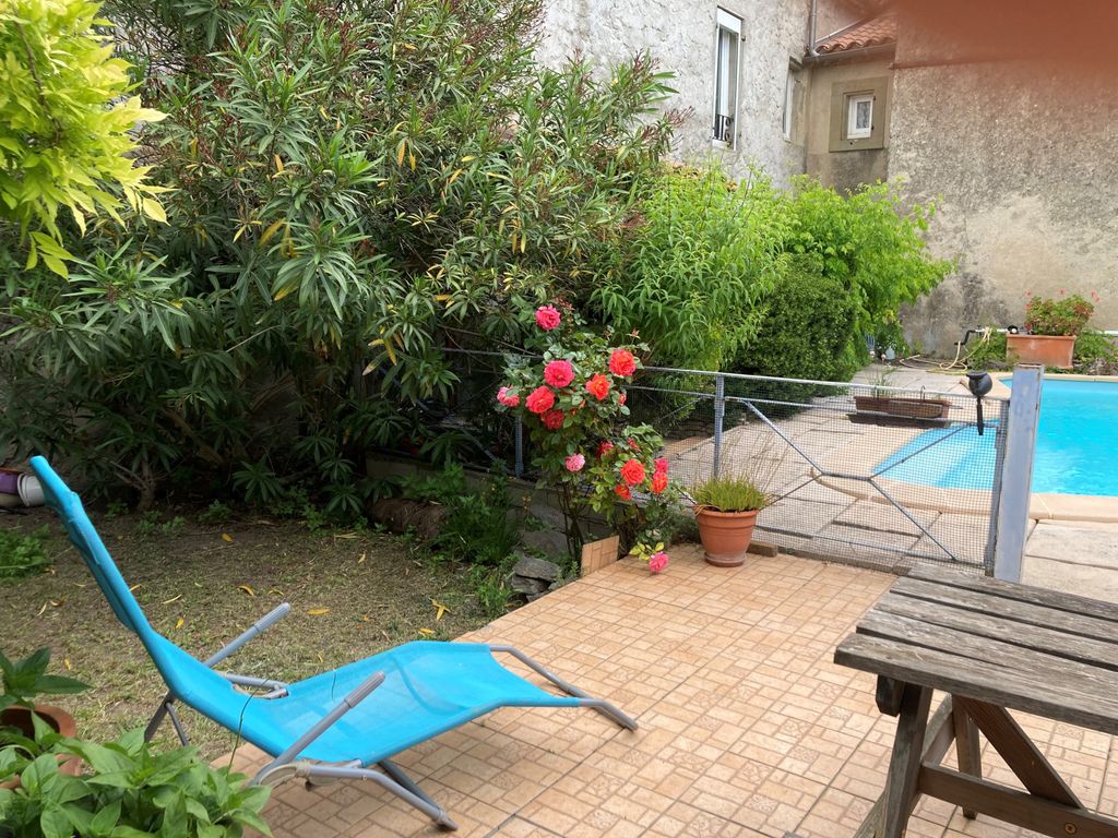 Property photo 2 of 25