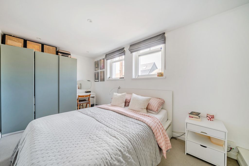 Property photo 3 of 12 1471799-1-6A29833...