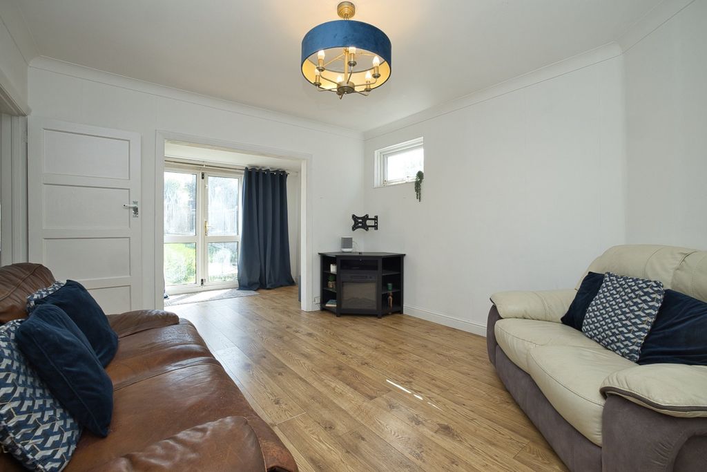 Property photo 3 of 11 Picture 3