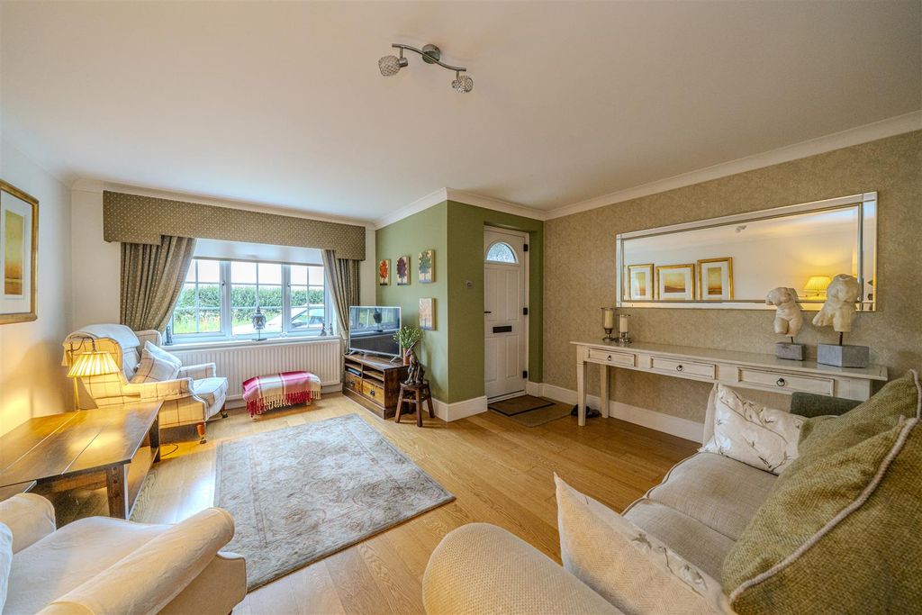 Property photo 2 of 20 1-Chequers-End-1021.Jpg
