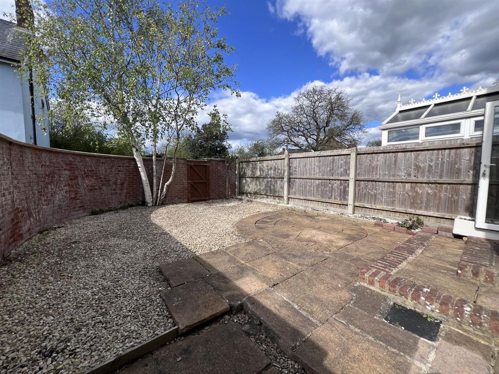 Property photo 3 of 17 Garden 3.Jpg