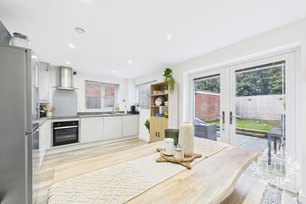 Property photo 3 of 12 Cam02002G0-Pr0256-Still009.Jpg