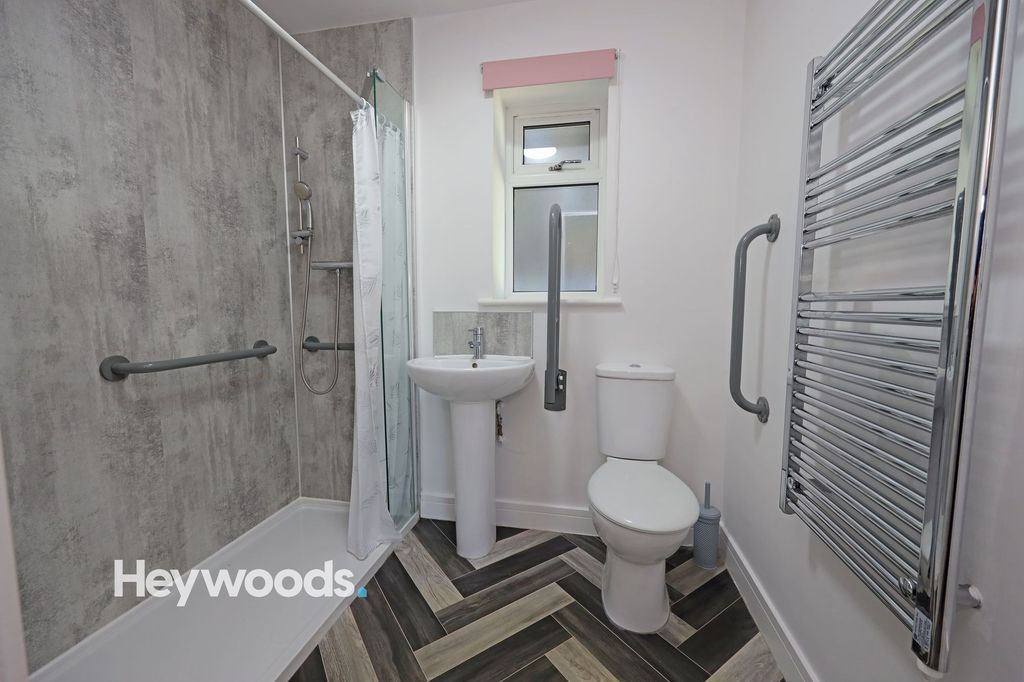 Property photo 3 of 37