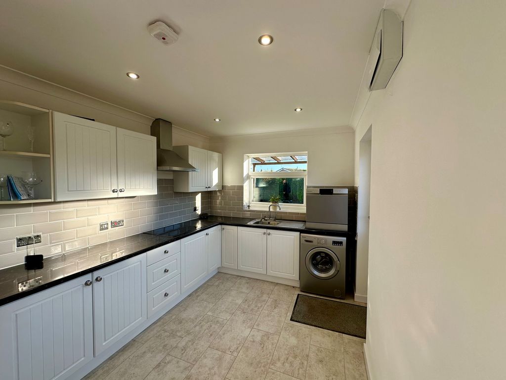 Property photo 2 of 12 Image