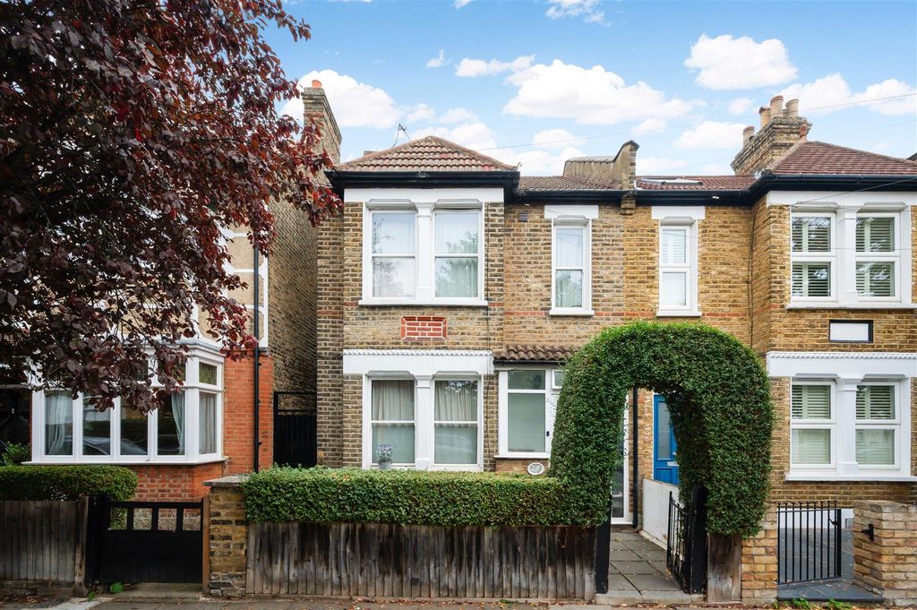Property photo 1 of 16 Edith Road (5).Jpg