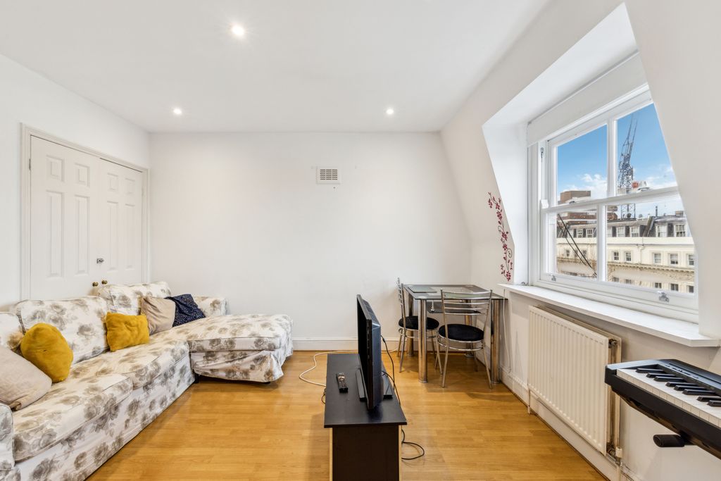 Property photo 3 of 9