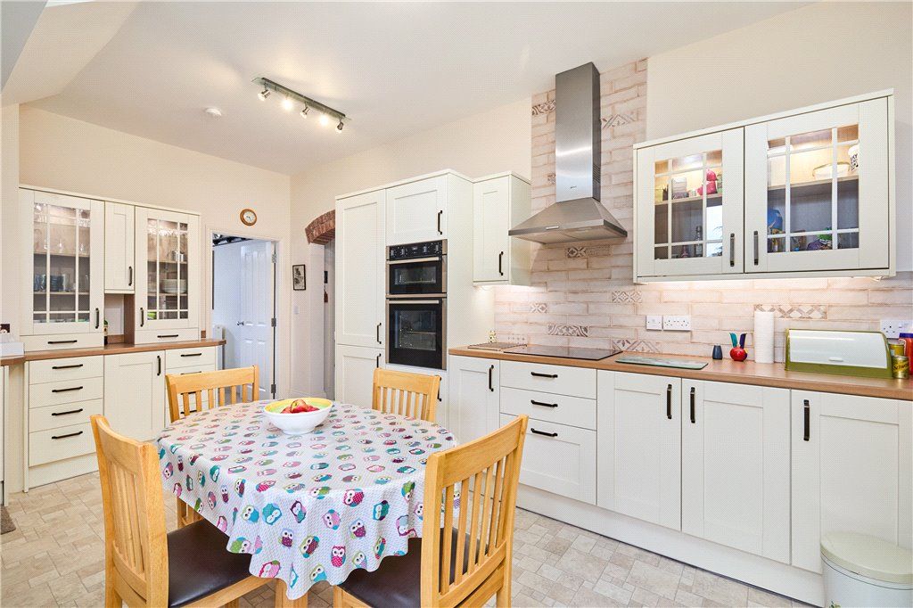 Property photo 3 of 22 Kitchen