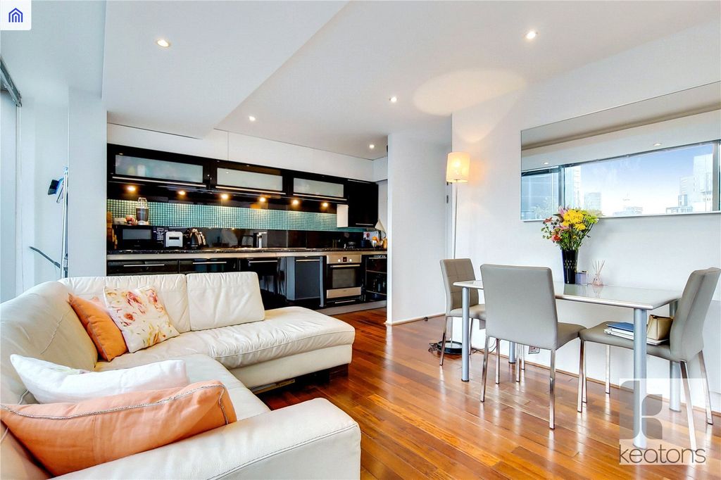 Property photo 2 of 7 Living Area