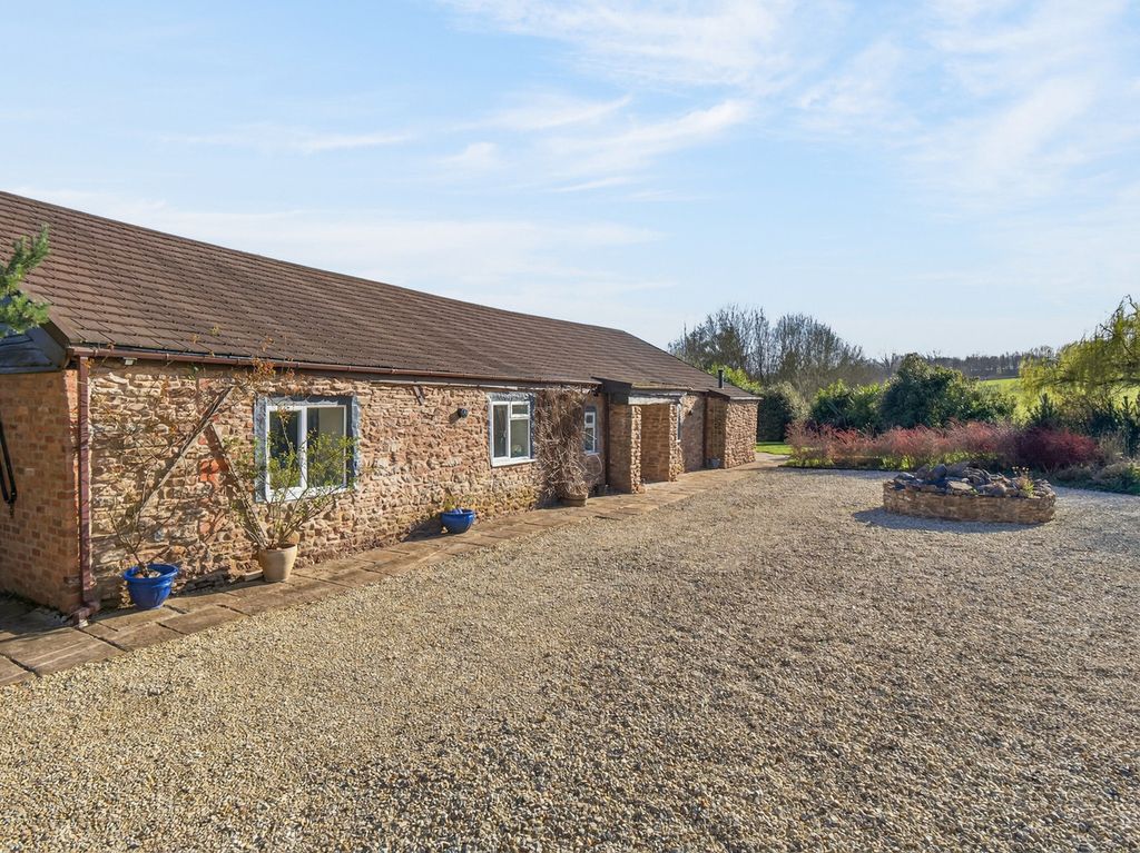 Property photo 1 of 32
