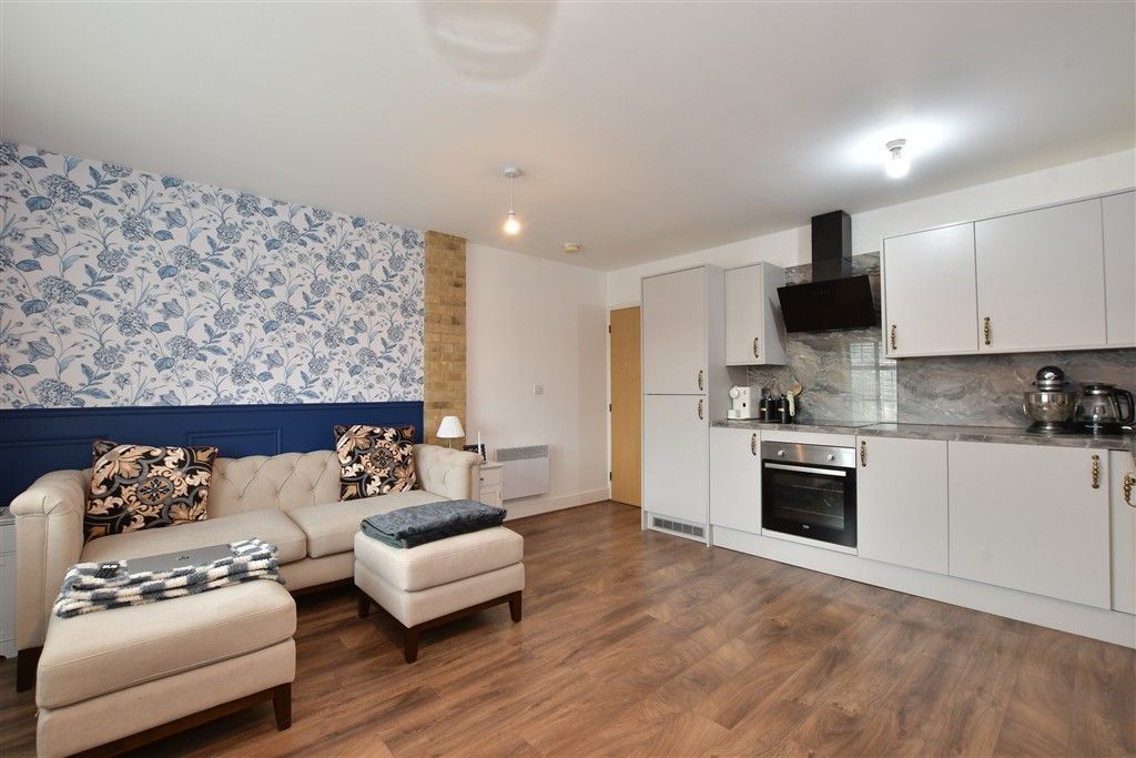 Property photo 1 of 9 Lounge/ Kitchen/Dining Room