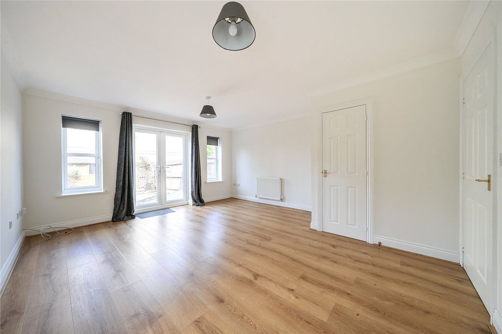 Property photo 2 of 21 Picture No. 05