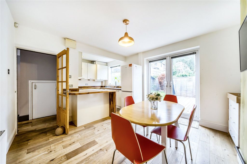 Property photo 2 of 17 Dining Kitchen