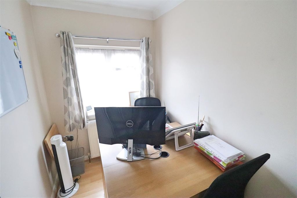 Additional image 13 of 4 bed semi-detached house for saleAetheric Road, Braintree CM7