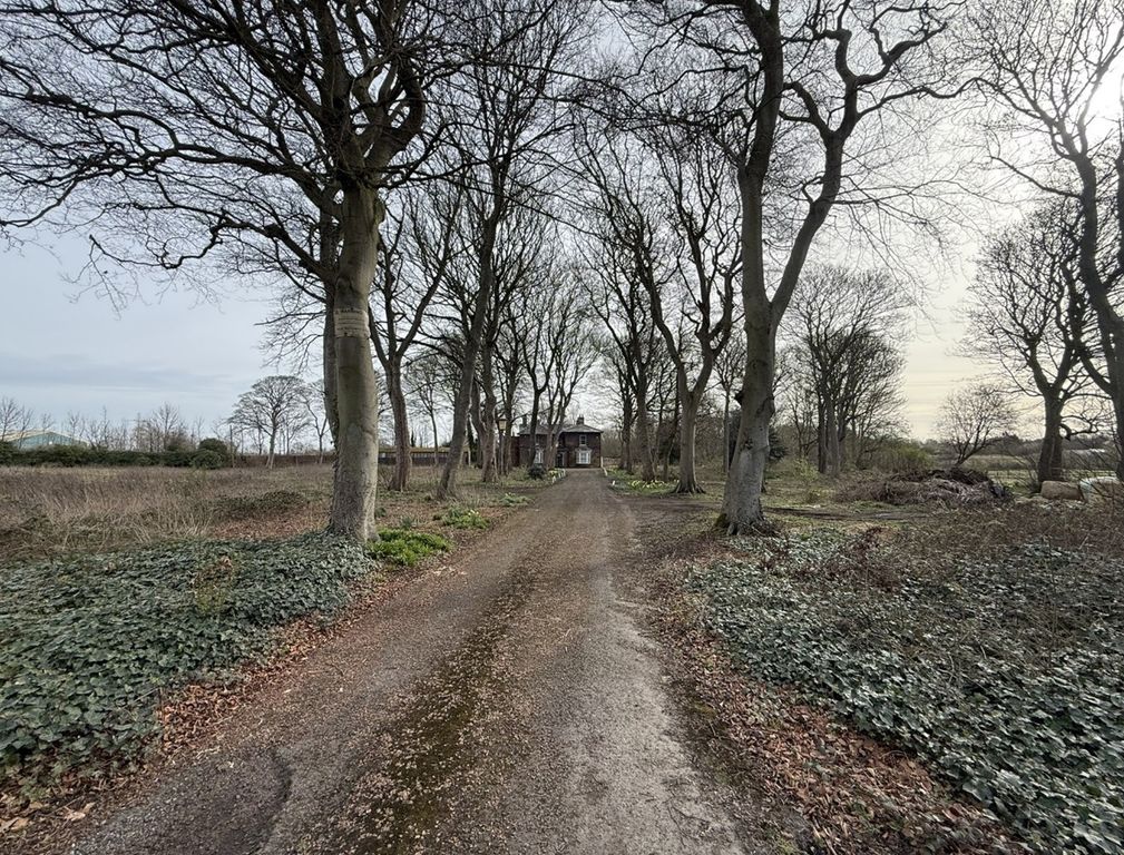 Property photo 2 of 11