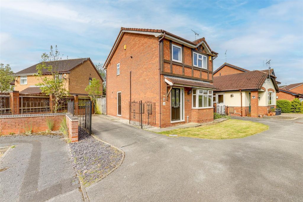 Property photo 1 of 18